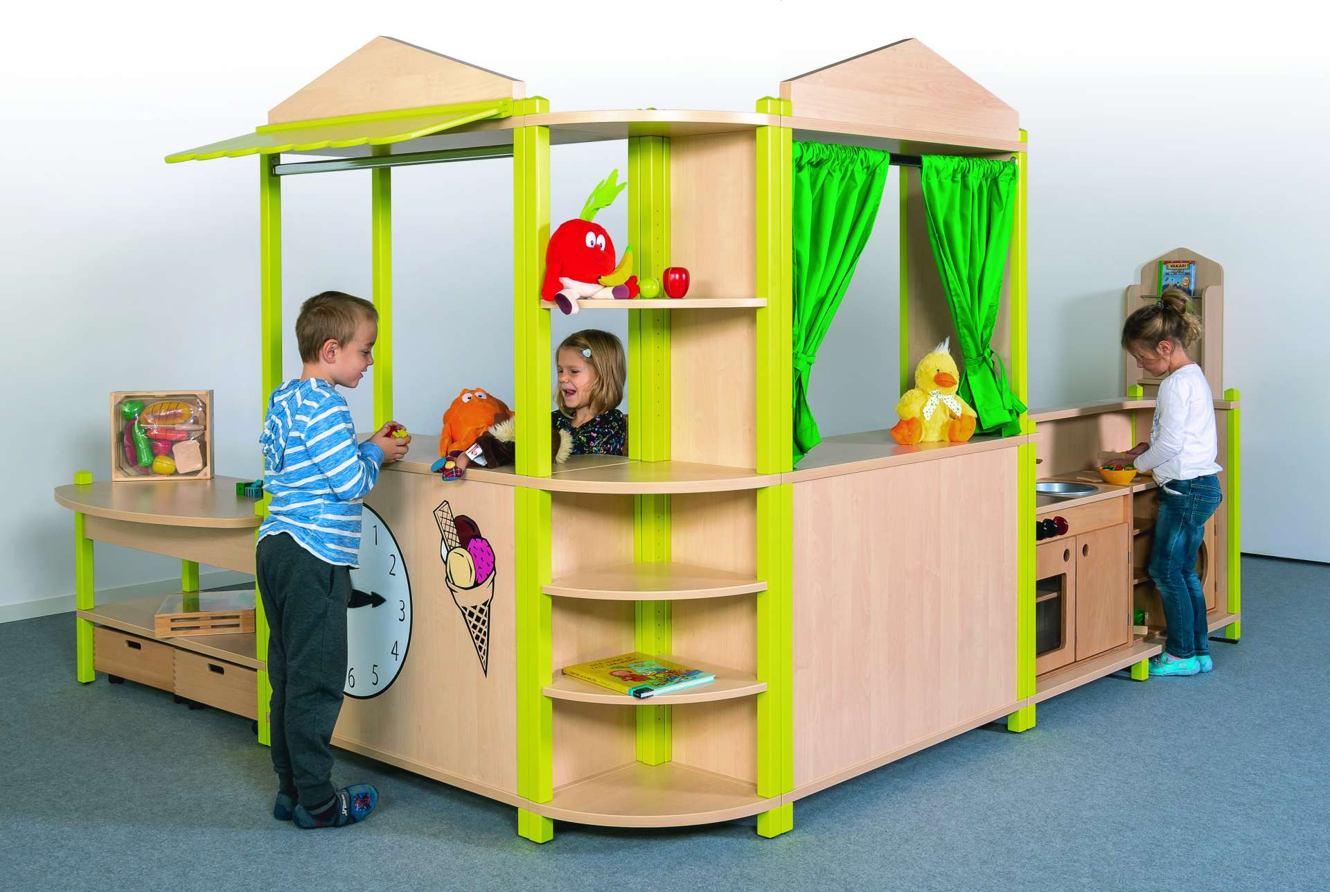 Kinder spielen in der Kita